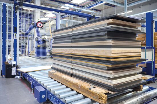 <strong>Premium needs precision: The winner of the German Design Award Ballerina produces numerous panel formats for the bodies of high-end kitchens - using LEUCO high-performance tools.</strong>